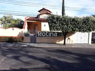 Casa com 3 Quartos para alugar, 300m² no Vigilato Pereira, Uberlândia
