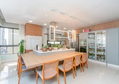 Apartamento com 4 Quartos à venda, 197m² no Meia Praia, Itapema