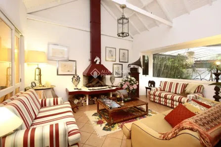 Casa com 2 Quartos à venda, 153m² no Ipanema, Porto Alegre