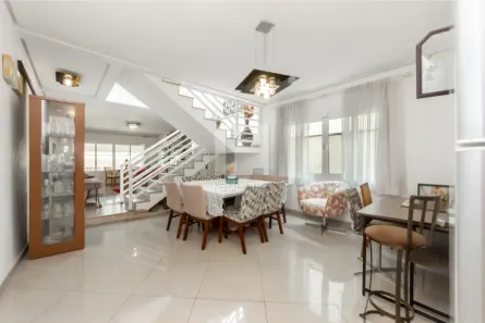 Sobrado com 4 Quartos à venda, 230m² no Vila Gumercindo, São Paulo