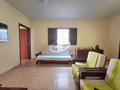 Casa com 4 Quartos à venda, 138m² no Nossa Senhora das Graças, Uberlândia