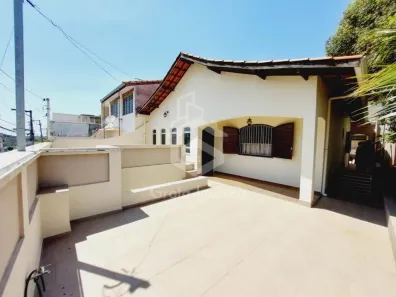Casa com 3 Quartos à venda, 214m² no Vila Campanela, São Paulo