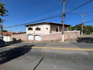 Casa com 3 Quartos à venda, 216m² no Vila Nogueira, Campinas