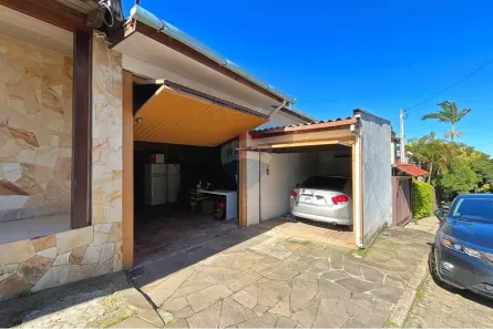 Casa com 2 Quartos à venda, 263m² no Vila Nova, Porto Alegre