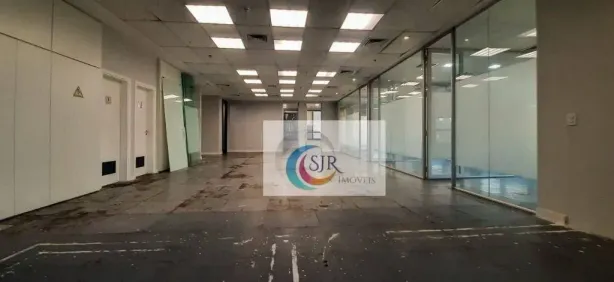 Sala Comercial para alugar, 300m² no Vila Olímpia, São Paulo