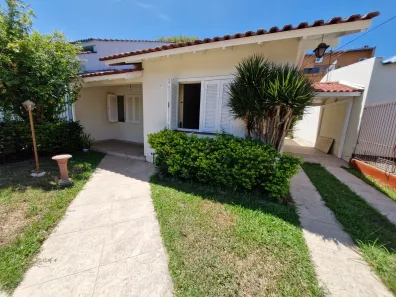 Casa com 3 Quartos à venda, 142m² no Santa Maria Goretti, Porto Alegre