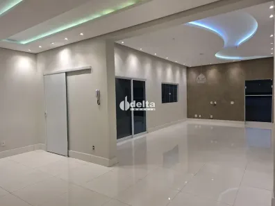 Casa com 3 Quartos à venda, 220m² no Daniel Fonseca, Uberlândia