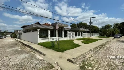 Casa de Condomínio com 6 Quartos à venda, 600m² no Curió-Utinga, Belém
