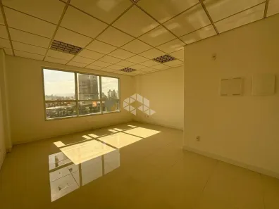 Sala Comercial à venda, 28m² no Barreiros, São José