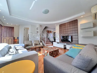 Casa de Condomínio com 3 Quartos para alugar, 212m² no Seminário, Curitiba