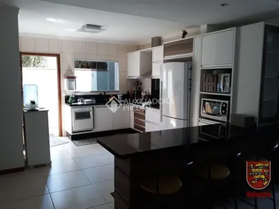 Casa com 5 Quartos à venda, 380m² no Coloninha, Florianópolis