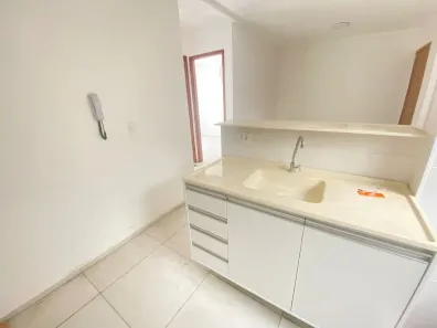 Apartamento com 2 Quartos para alugar, 45m² no Coaçu, Eusébio