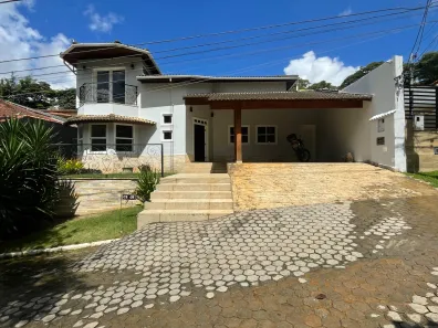 Casa de Condomínio com 3 Quartos para alugar, 353m² no Parque Jardim da Serra, Juiz de Fora