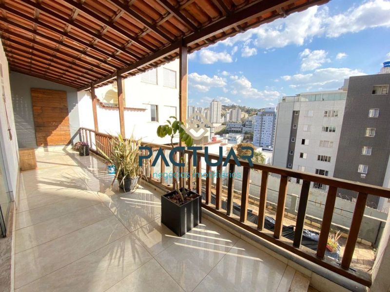 Casa com 5 quartos — Buritis, Belo Horizonte