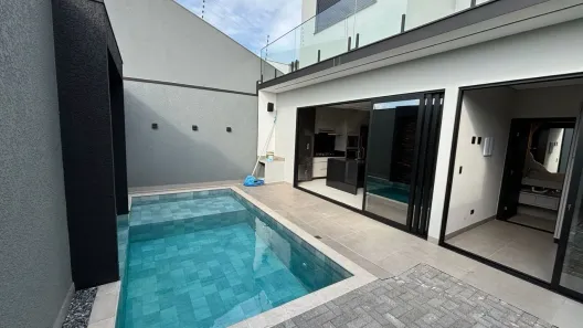 Casa com 3 Quartos à venda, 246m² no Jardim Munique, Maringá