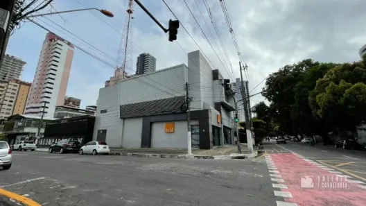 Prédio Comercial para alugar, 1050m² no Batista Campos, Belém