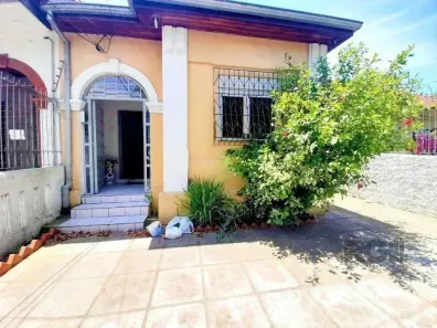 Casa com 3 Quartos à venda, 118m² no Medianeira, Porto Alegre