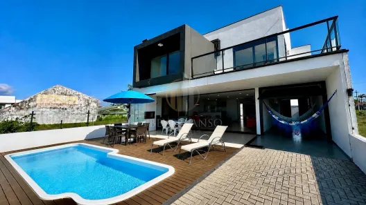 Sobrado com 4 Quartos à venda, 257m² no Guaratuba, Guaratuba