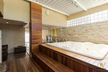 Casa com 4 Quartos para alugar, 220m² no Bacacheri, Curitiba