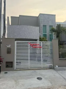 Casa com 3 Quartos à venda, 221m² no Lagoa, Macaé
