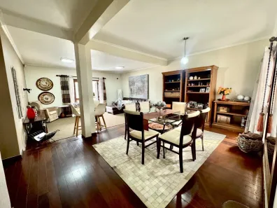 Casa com 4 Quartos à venda, 276m² no Centro, Canoas
