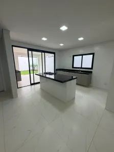 Casa de Condomínio com 3 Quartos para alugar, 270m² no Condomínio Belvedere, Cuiabá