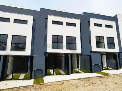 Sobrado com 2 Quartos à venda, 87m² no Vinhedos, Caxias do Sul