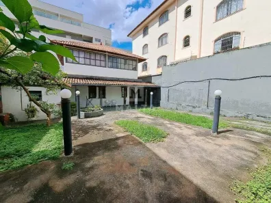 Casa com 3 Quartos à venda, 256m² no Barreiro, Belo Horizonte