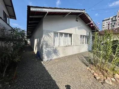 Casa com 3 Quartos à venda, 135m² no Santo Antônio, Joinville