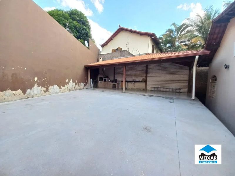 Casa com 4 quartos — Jardim Atlântico, Belo Horizonte