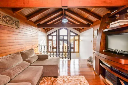 Sobrado com 3 Quartos à venda, 307m² no Portão, Curitiba