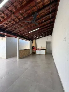 Casa com 4 Quartos para alugar, 223m² no Vila Grego, Santa Bárbara D'Oeste