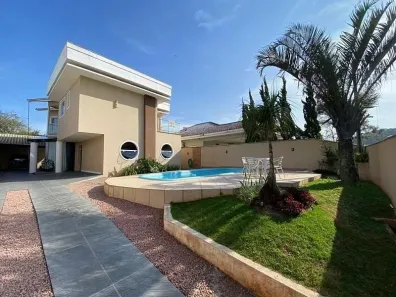 Sobrado com 3 Quartos à venda, 289m² no Floresta, Joinville