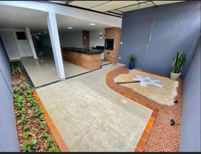 Casa com 3 quartos — Santa Mônica, Belo Horizonte