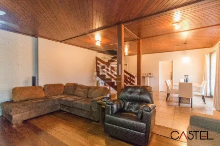 Casa com 3 Quartos à venda, 600m² no Vila Nova, Porto Alegre