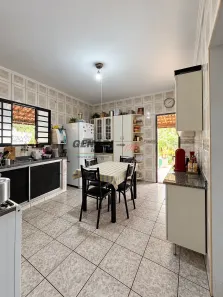 Fazenda/Sítio com 2 Quartos à venda, 222m² no Colinas de Indaiatuba II, Indaiatuba