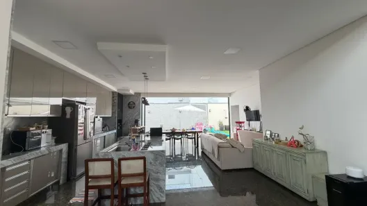 Casa de Condomínio com 3 Quartos à venda, 215m² no Shopping Park, Uberlândia