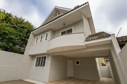 Sobrado com 4 Quartos à venda, 192m² no Uberaba, Curitiba