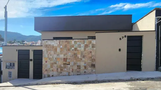 Casa com 2 Quartos para alugar, 55m² no Vila Nova, Poços de Caldas