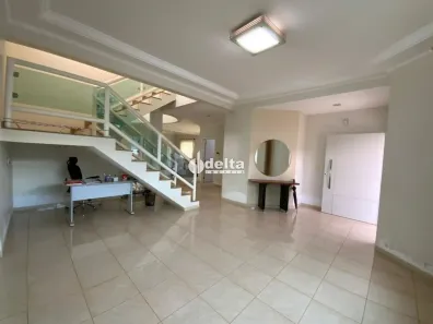 Imóvel Comercial com 4 Quartos para alugar, 333m² no Jardim Karaíba, Uberlândia