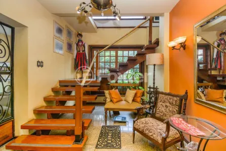 Casa com 3 Quartos à venda, 271m² no Santa Cecília, Porto Alegre