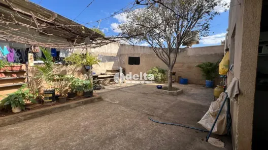 Casa com 3 Quartos à venda, 190m² no Laranjeiras, Uberlândia