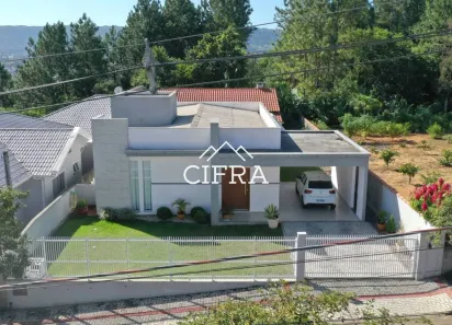 Casa com 3 Quartos à venda, 180m² no Laranjeiras, Rio do Sul