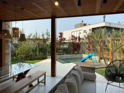 Casa de Condomínio com 4 Quartos à venda, 252m² no Rio Tavares, Florianópolis