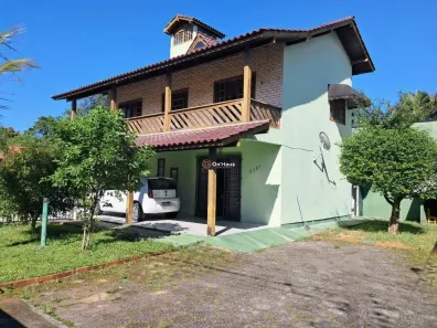 Casa com 3 Quartos à venda, 200m² no Campeche, Florianópolis