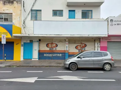 Ponto Comercial para alugar, 248m² no Nossa Senhora Aparecida, Uberlândia