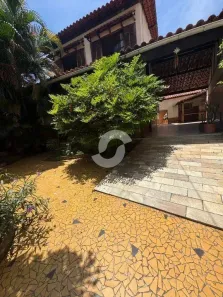 Casa com 4 Quartos à venda, 180m² no Santa Rosa, Niterói