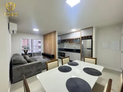 Apartamento com 2 Quartos para alugar, 75m² no Zona 03, Maringá