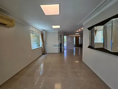Casa de Condomínio com 3 Quartos para alugar, 232m² no Flores, Manaus