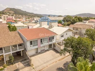 Casa com 3 Quartos à venda, 500m² no Oficinas, Tubarão